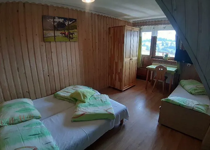 Hyrny U Skupniow לינה וארוחת בוקר